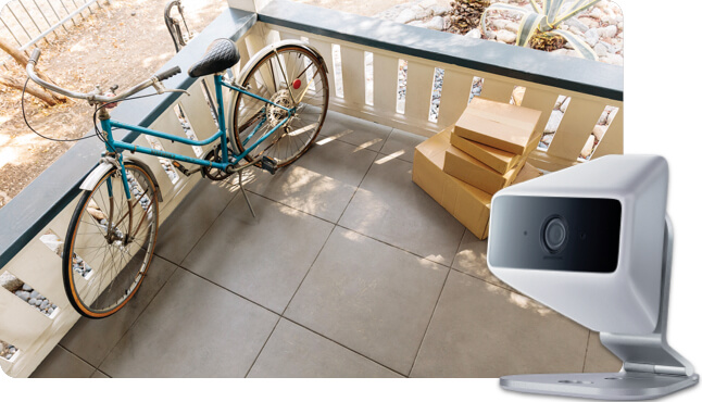 Homelife camera showing the live video feed of front porch with bike and packages