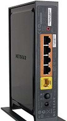 Image of back view of WNR2000 router